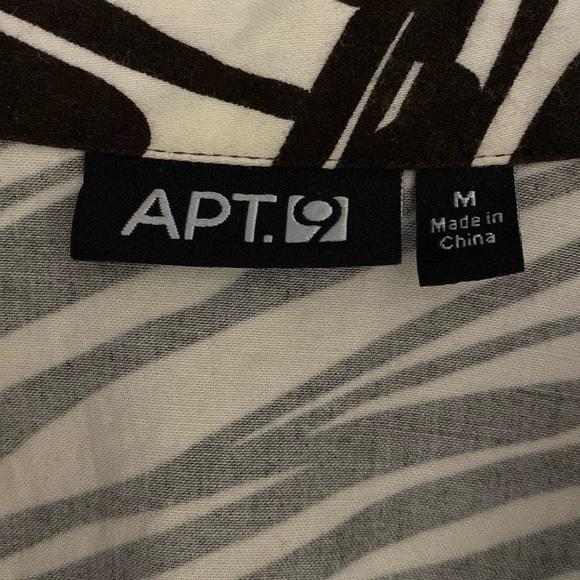 Apt9 Brown & white zigzag pattern belted sleeveless button down top. Size Medium - Picture 6 of 8